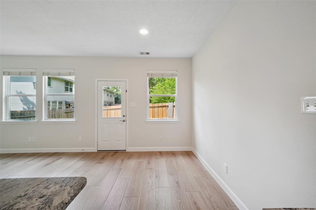 10 Fairlee Court, The Woodlands, Texas image 13
