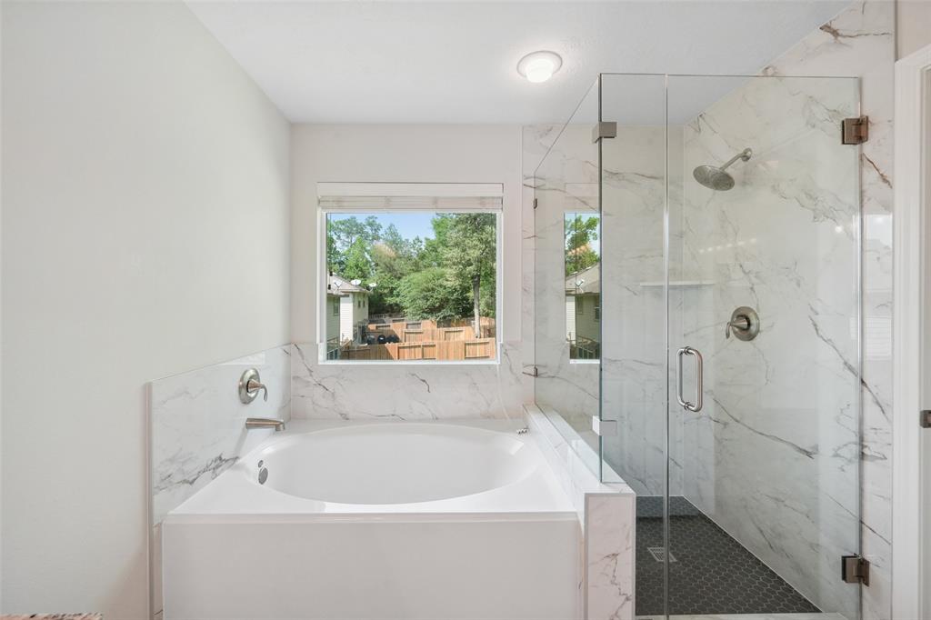 10 Fairlee Court, The Woodlands, Texas image 24