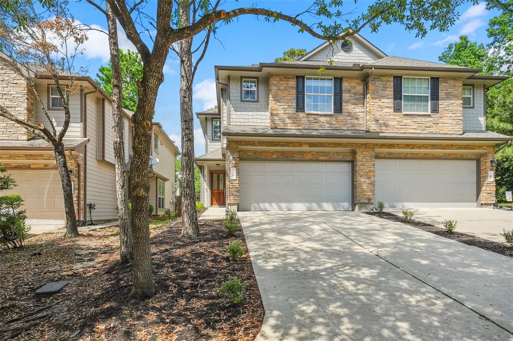 10 Fairlee Court, The Woodlands, Texas image 2