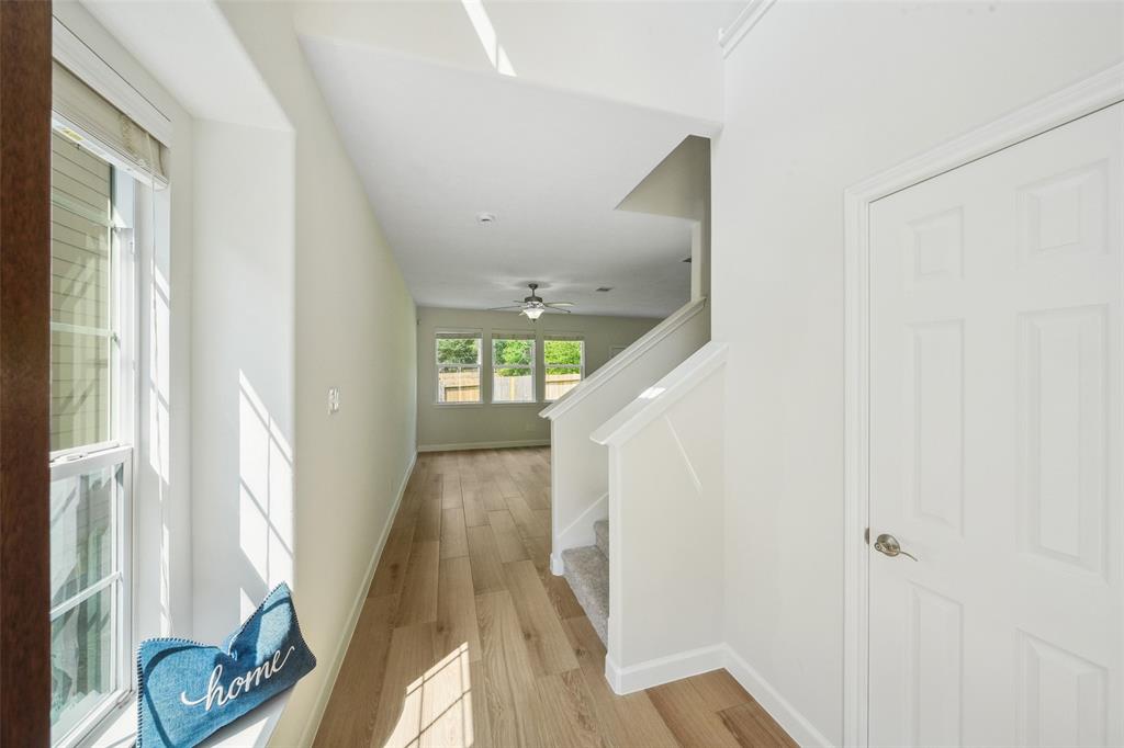10 Fairlee Court, The Woodlands, Texas image 4
