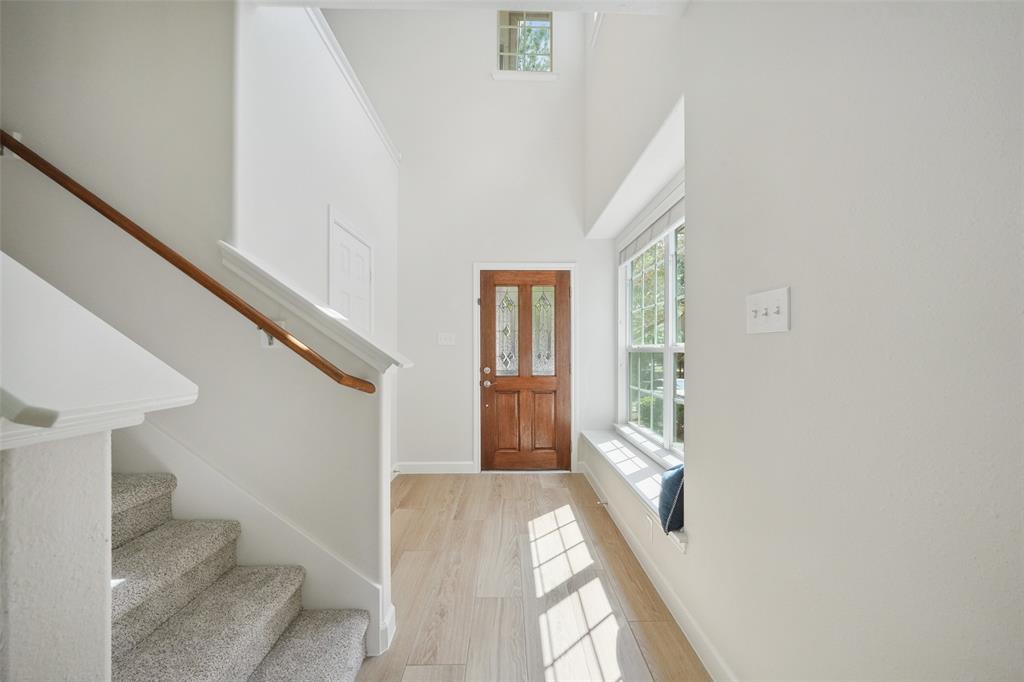 10 Fairlee Court, The Woodlands, Texas image 6