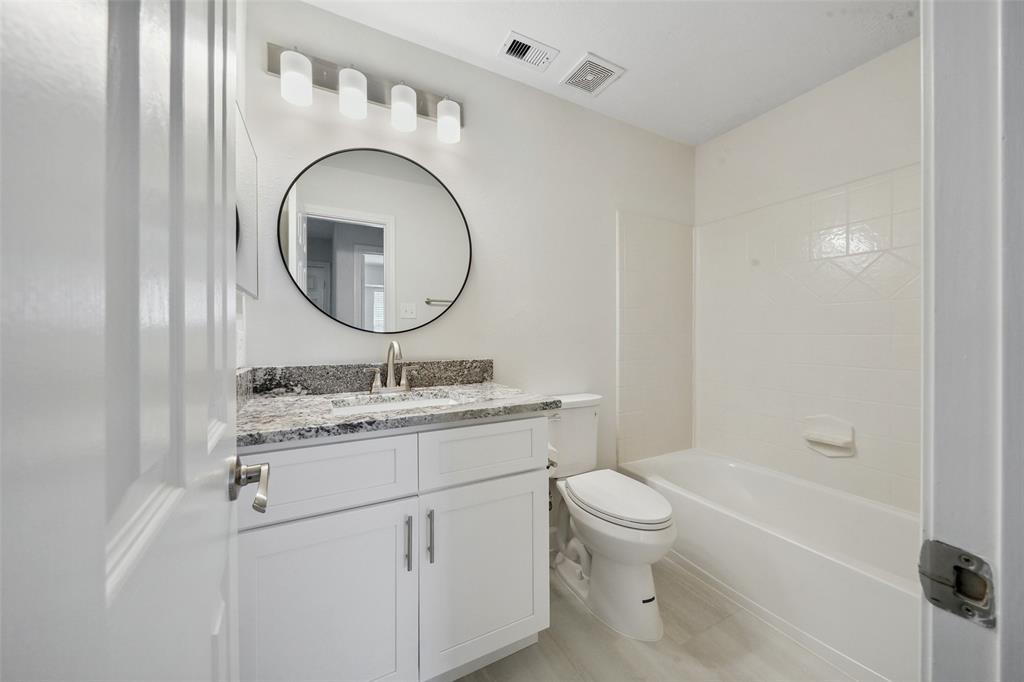 10 Fairlee Court, The Woodlands, Texas image 18
