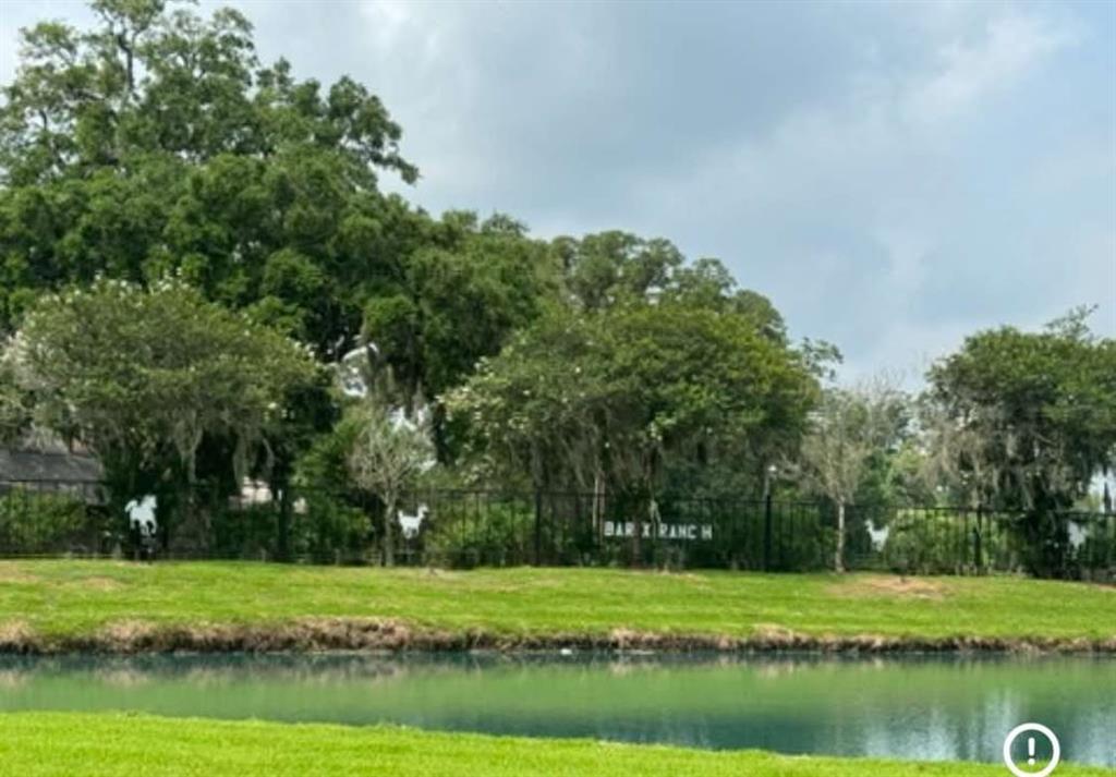 514 Chuckwagon Trail, Angleton, Texas image 2