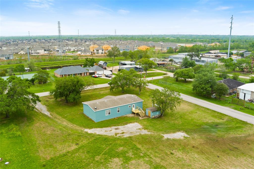 532 County Road 296, Alvin, Texas image 20