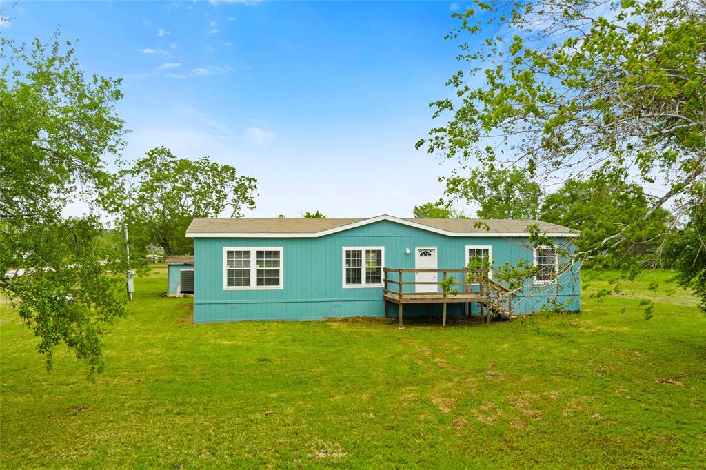 532 County Road 296, Alvin, Texas image 1