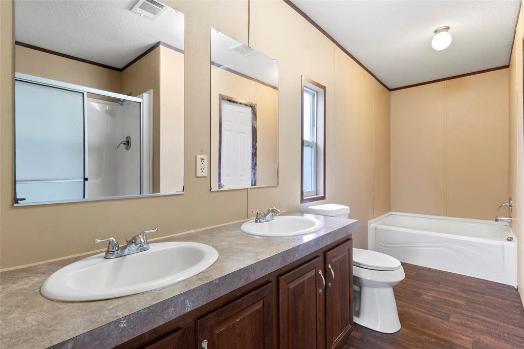 532 County Road 296, Alvin, Texas image 12