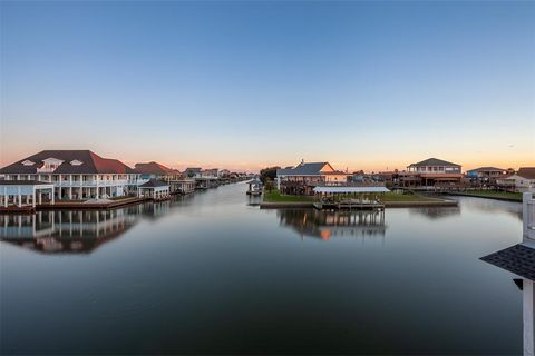 A home in Crystal Beach