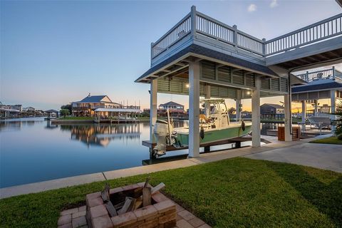 A home in Crystal Beach