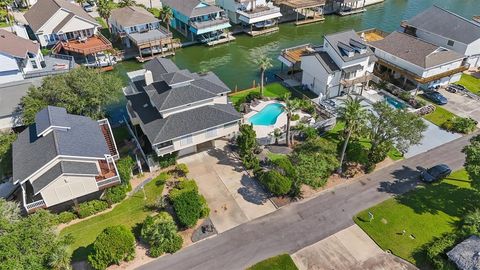 A home in Tiki Island