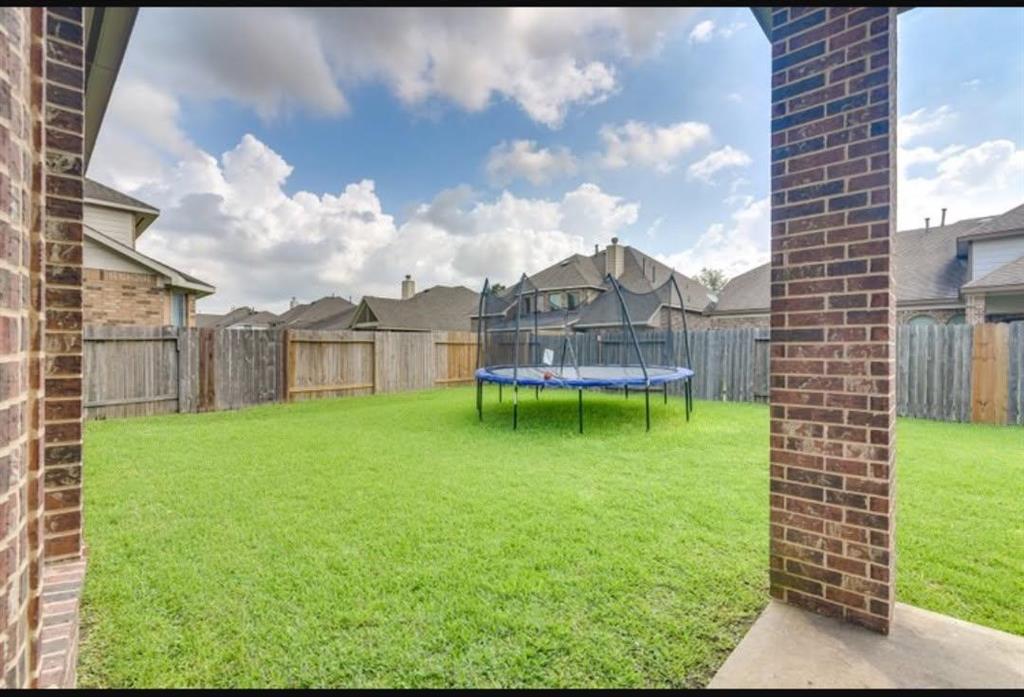 9439 Emerald Lakes Drive, Rosharon, Texas image 27