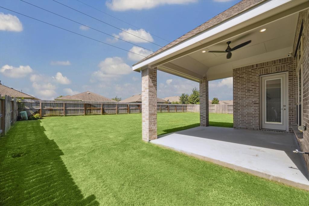 1830 Saxon Bend Trail, Richmond, Texas image 30