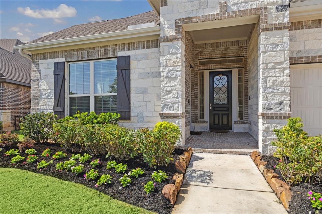 1830 Saxon Bend Trail, Richmond, Texas image 2