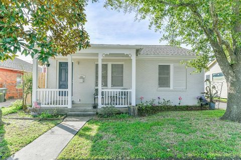 Single Family Residence in Galveston TX 4901 Houston Drive 4.jpg