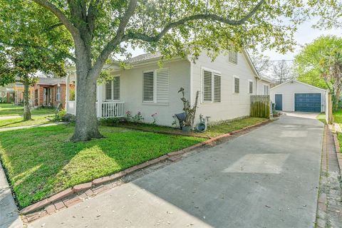 Single Family Residence in Galveston TX 4901 Houston Drive 18.jpg