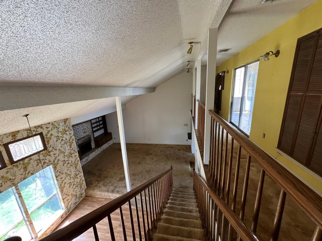 2926 Meadowcreek Drive, Missouri City, Texas image 12