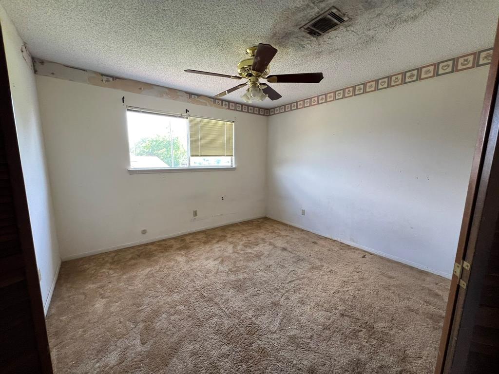 2926 Meadowcreek Drive, Missouri City, Texas image 13