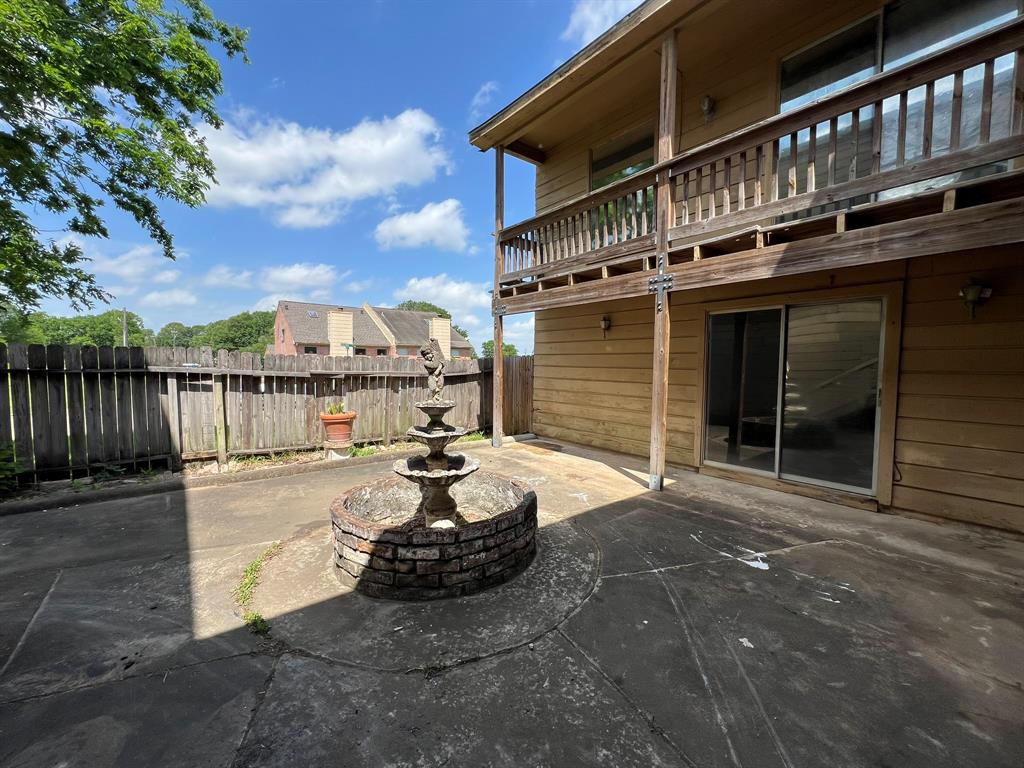 2926 Meadowcreek Drive, Missouri City, Texas image 17