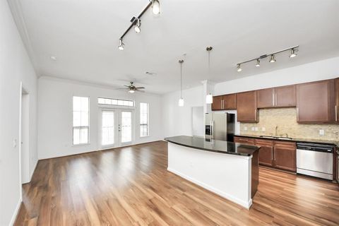 Photo of 6363 San Felipe Street #125, Houston, TX 77057 (MLS # 85399694)