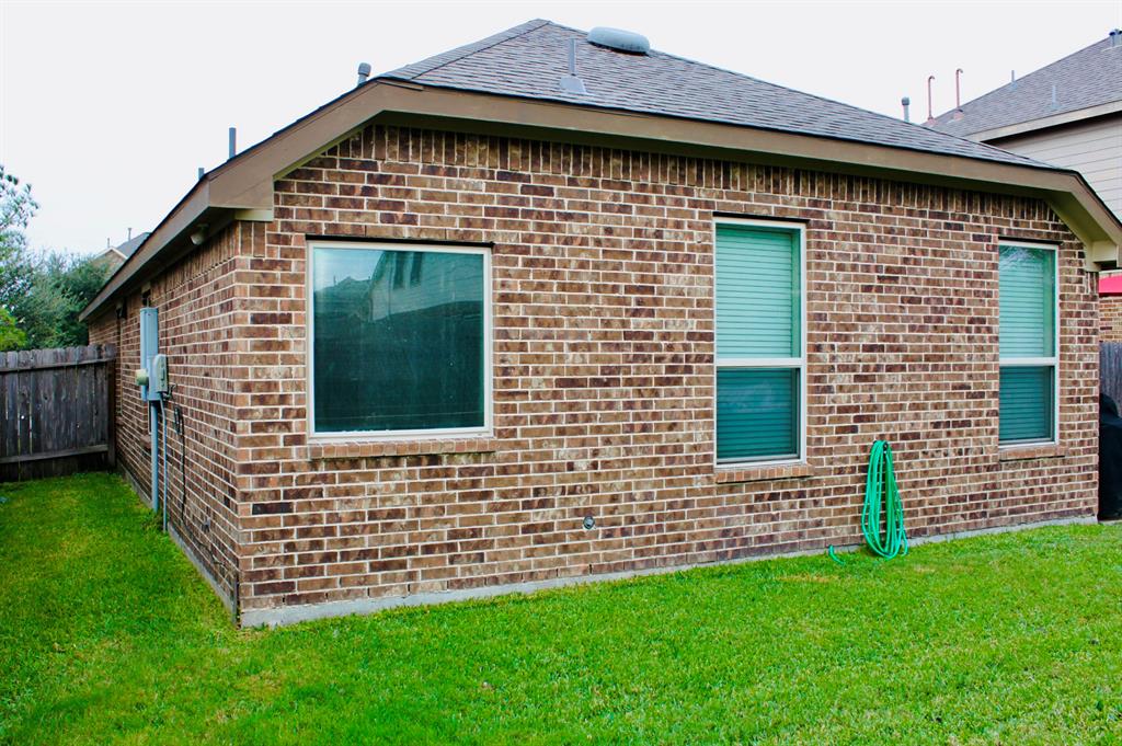 5203 Green Heath Lane, Rosharon, Texas image 17