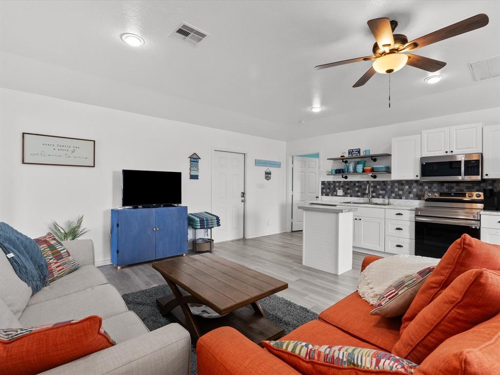 818 Surf Drive, Surfside Beach, Texas image 13