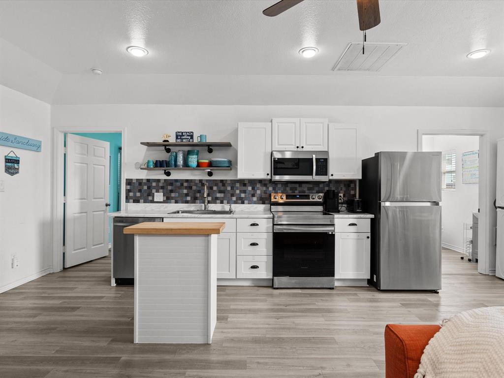 818 Surf Drive, Surfside Beach, Texas image 16