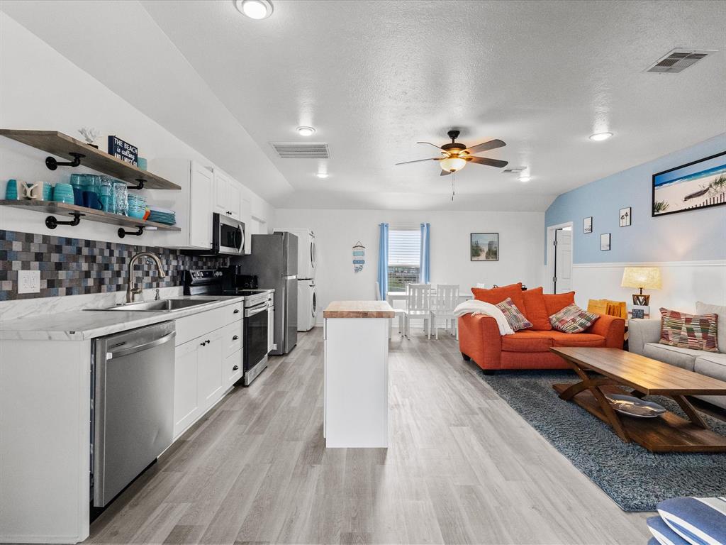 818 Surf Drive, Surfside Beach, Texas image 8