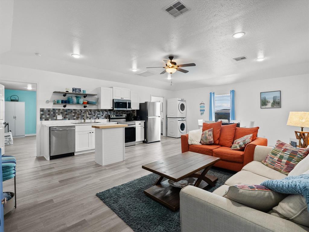 818 Surf Drive, Surfside Beach, Texas image 10