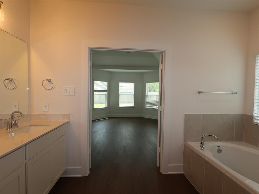 634 Millicent Lakes Drive, Willis, Texas image 18