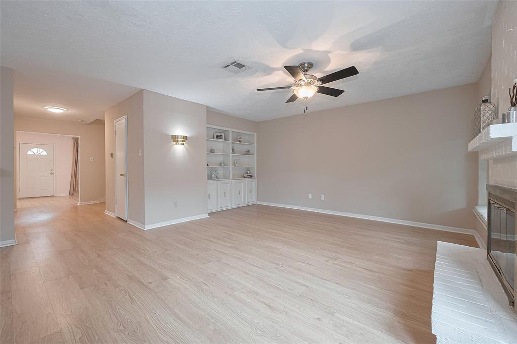 772 Thicket Lane, Houston, Texas image 21