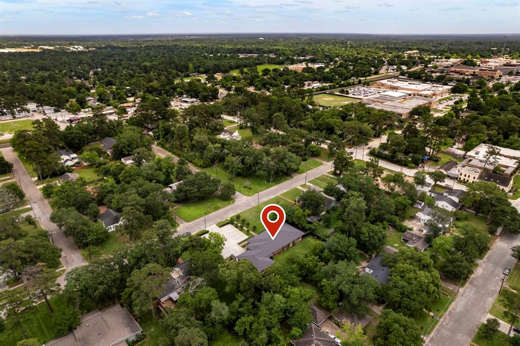 1403 N Thompson Street, Conroe, Texas image 27