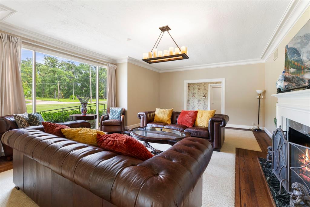 1403 N Thompson Street, Conroe, Texas image 8