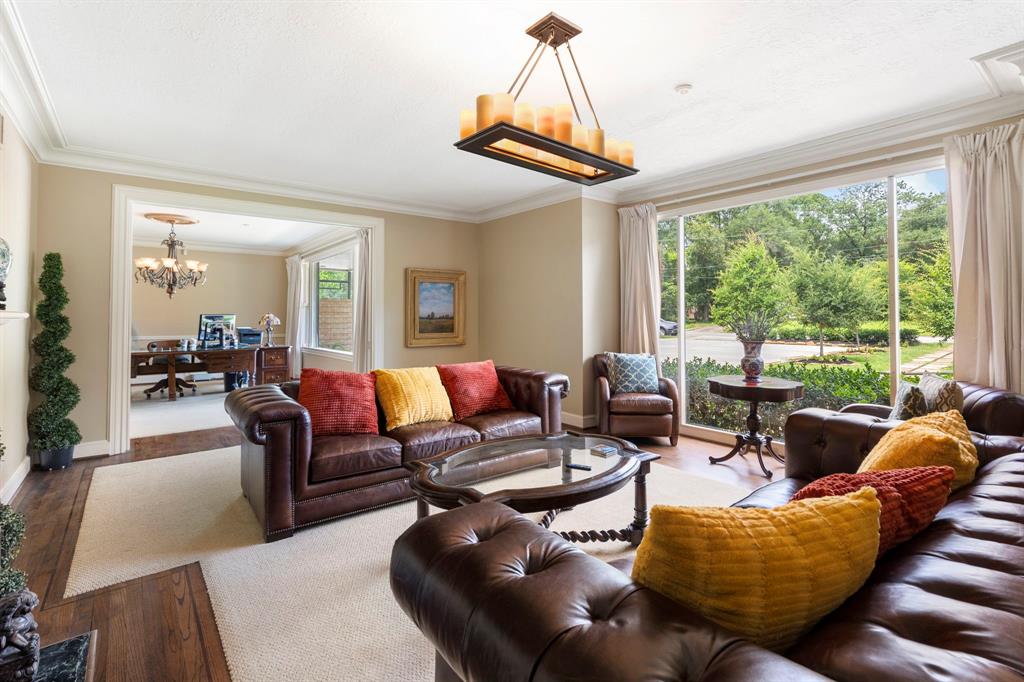 1403 N Thompson Street, Conroe, Texas image 7
