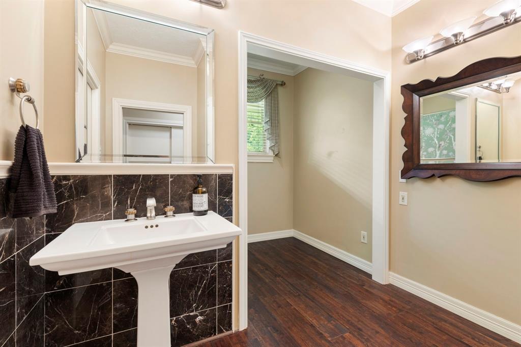1403 N Thompson Street, Conroe, Texas image 16