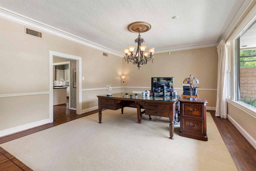 1403 N Thompson Street, Conroe, Texas image 9