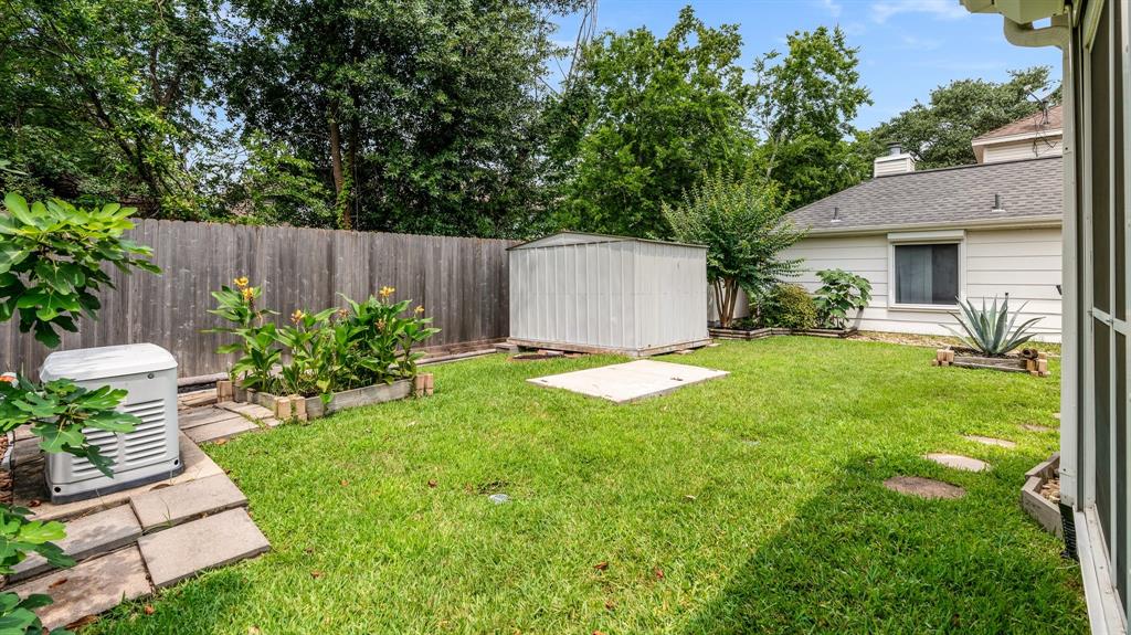 18107 Hampton Oak Drive, Spring, Texas image 39