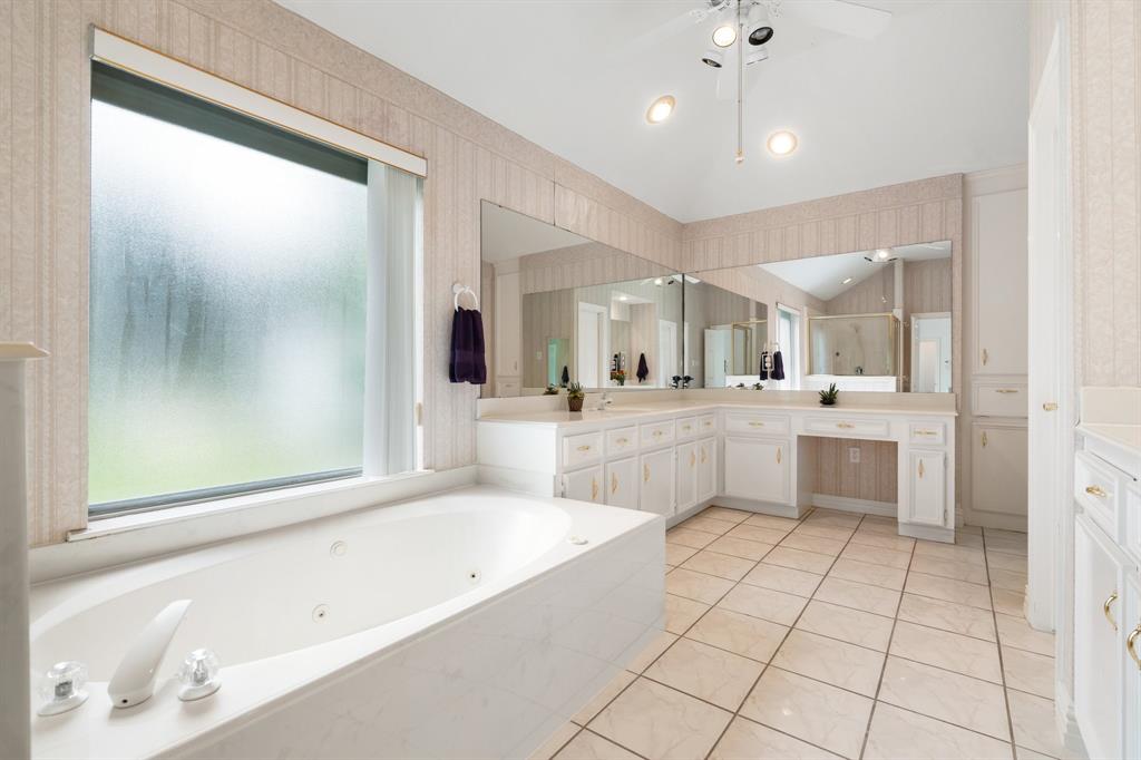 18107 Hampton Oak Drive, Spring, Texas image 28