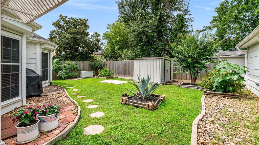 18107 Hampton Oak Drive, Spring, Texas image 38