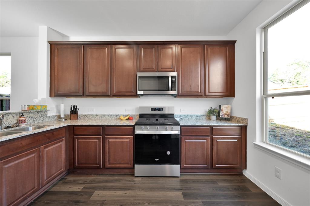 109 Chestnut Gate Drive, Conroe, Texas image 13