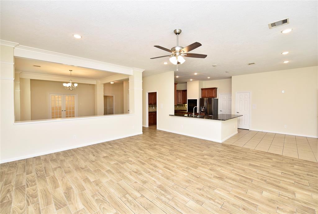 2402 Quartzsite Street, League City, Texas image 13