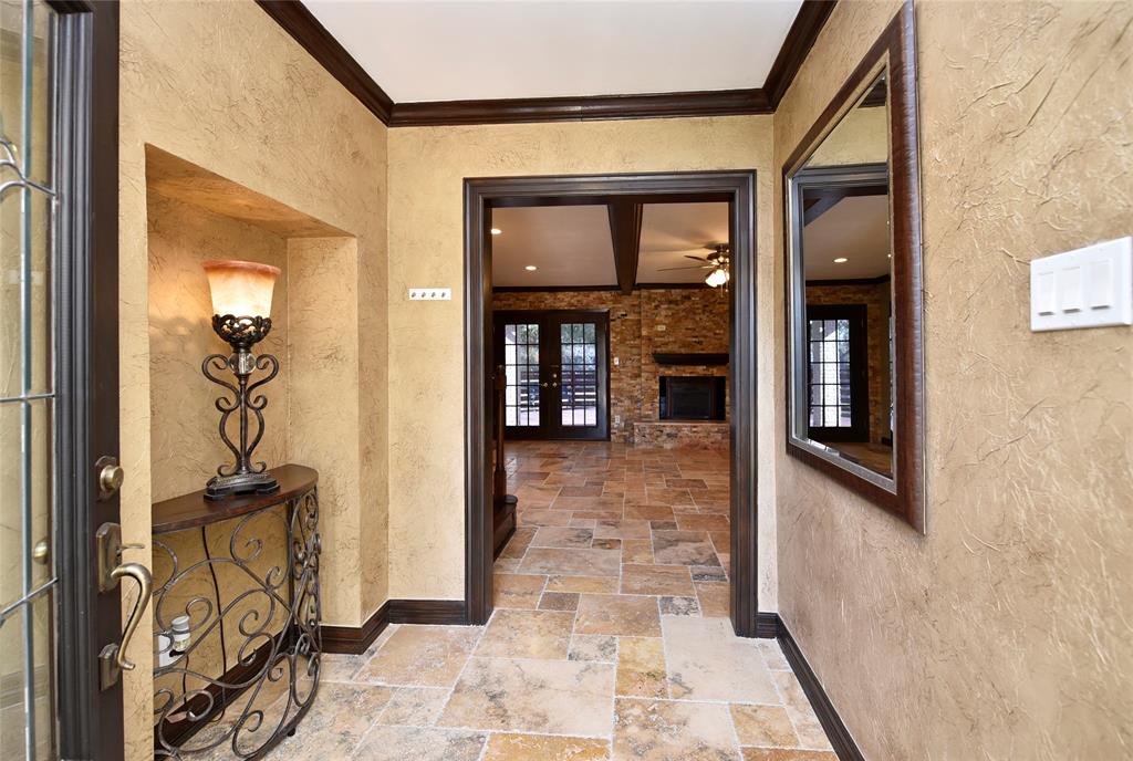 2802 S Doral Drive