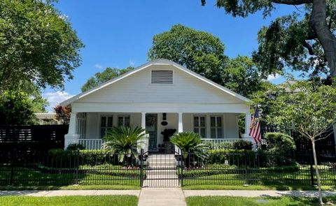 1033 Highland Street Houston TX 77009