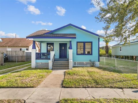 Single Family Residence in Galveston TX 3807 Avenue M 1/2 37.jpg