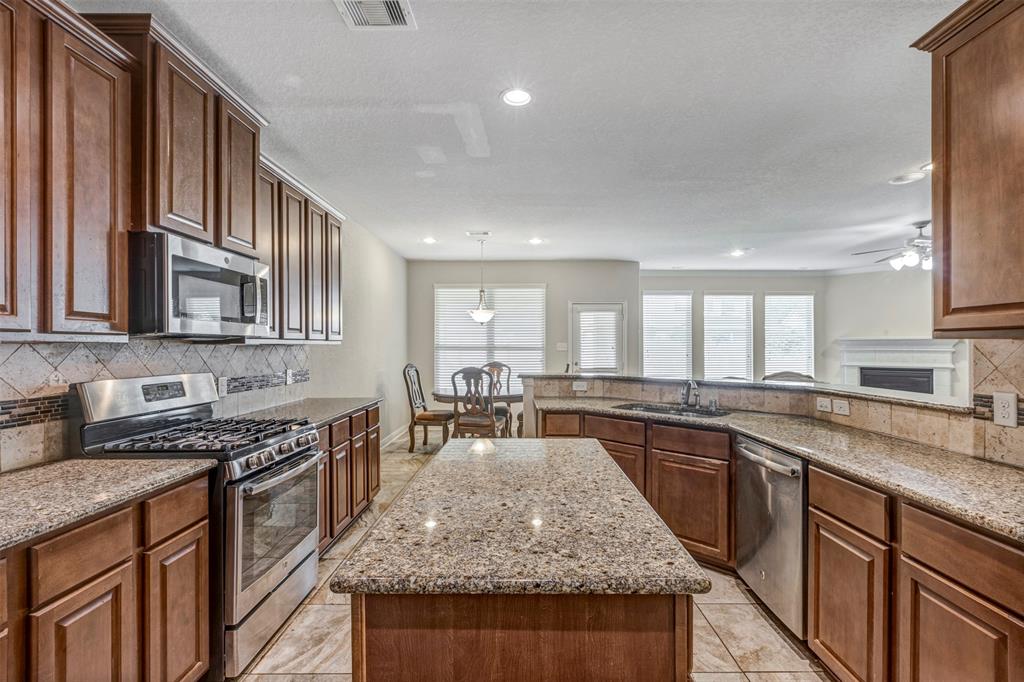 24515 Flora Meadow Drive, Spring, Texas image 15