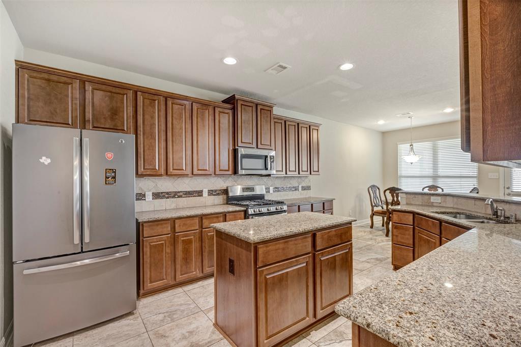 24515 Flora Meadow Drive, Spring, Texas image 16