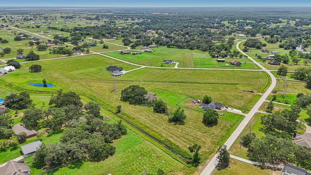 607 Winchester Trail, Angleton, Texas image 15