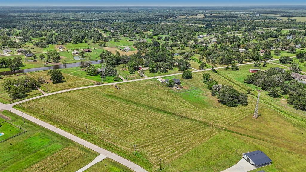 607 Winchester Trail, Angleton, Texas image 10