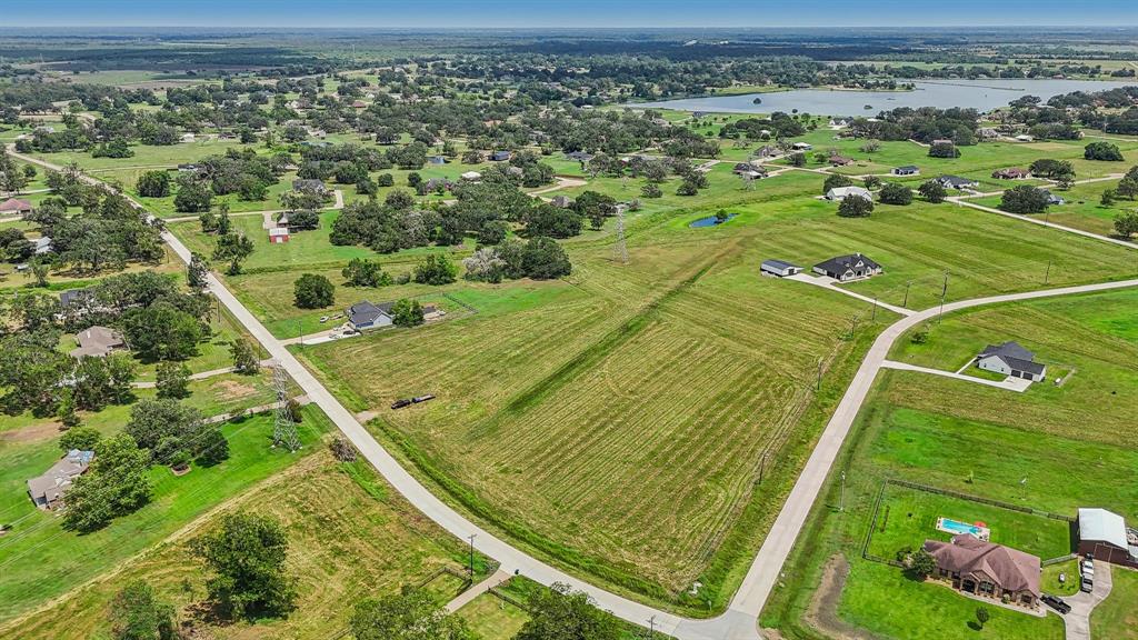 607 Winchester Trail, Angleton, Texas image 8