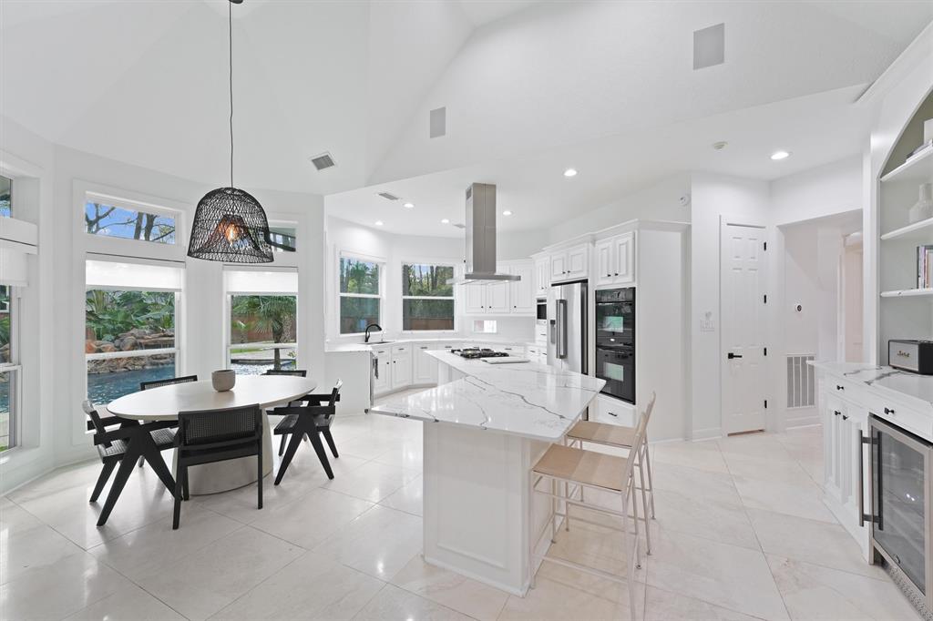 34 N Wooded Brook Circle, The Woodlands, Texas image 13