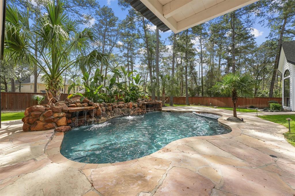 34 N Wooded Brook Circle, The Woodlands, Texas image 27