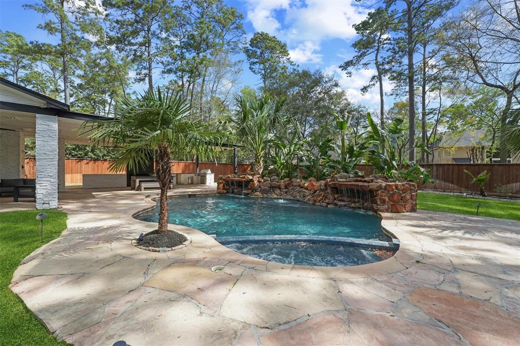 34 N Wooded Brook Circle, The Woodlands, Texas image 28